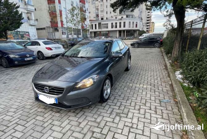 Makina ne shitje ne Tirane - 7,000 Euro