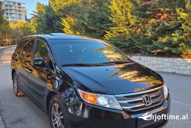 Makina ne shitje ne Tirane - 10,500 Euro