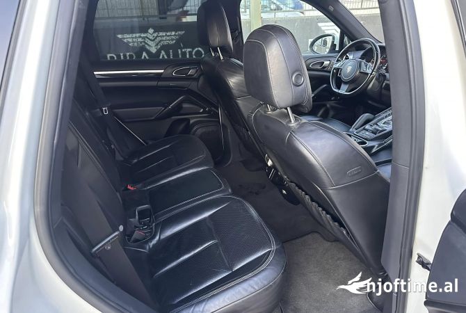 Auto in Vendita  a Tirana - 15,800 Euro