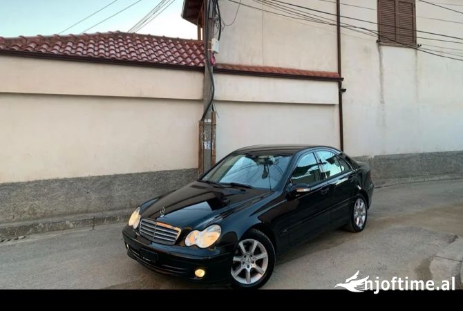 Makina ne shitje ne Tirane - 4,300 Euro