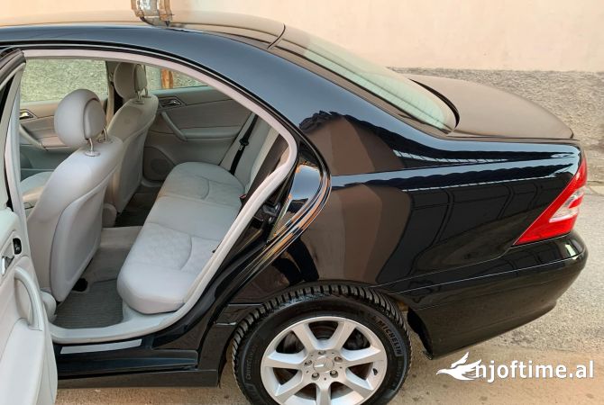 Auto in Vendita  a Tirana - 4,300 Euro