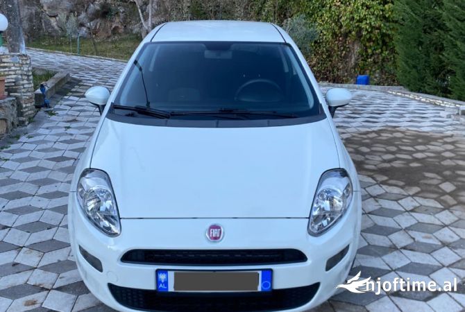 Makina ne shitje ne Tirane - 4,400 Euro