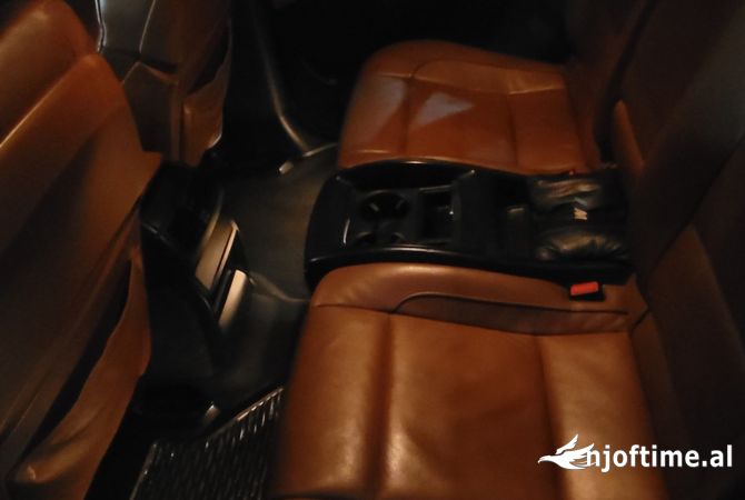 Makina ne shitje  ne Tirane - 14,000 Euro