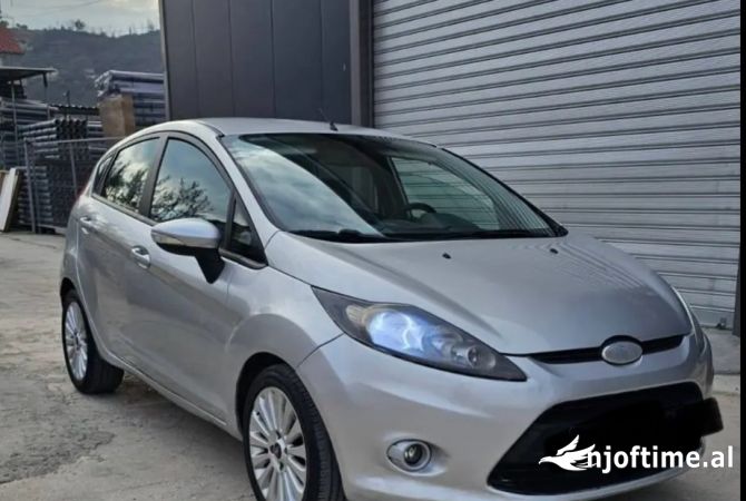 Makina ne shitje ne Tirane - 2,900 Euro