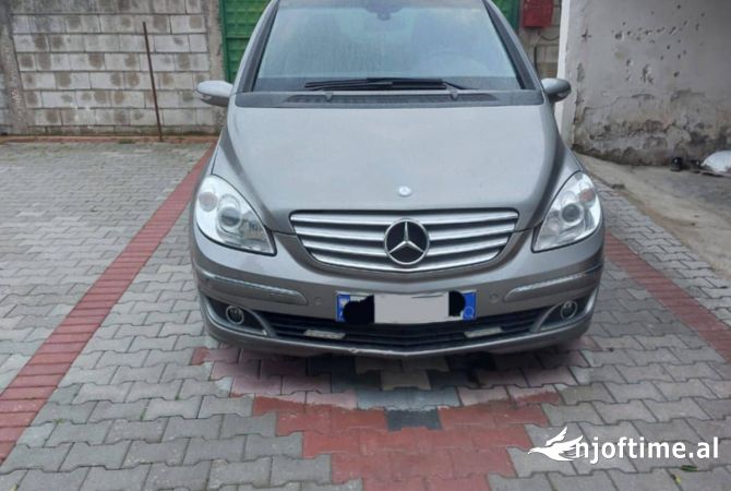 Makina ne shitje ne Tirane - 4,000 Euro