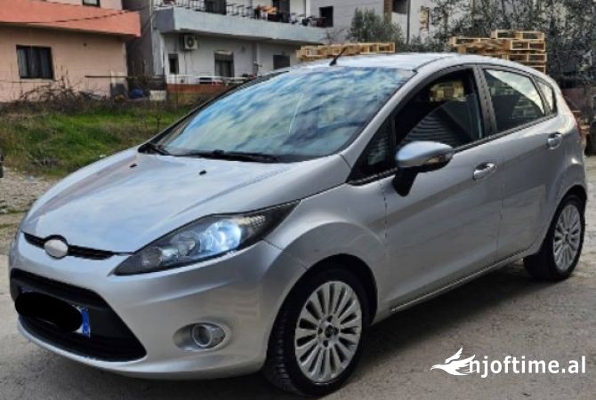 Makina ne shitje ne Tirane - 2,900 Euro