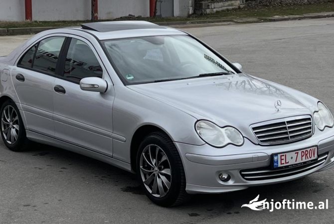 Makina ne shitje ne Tirane - 4,400 Euro