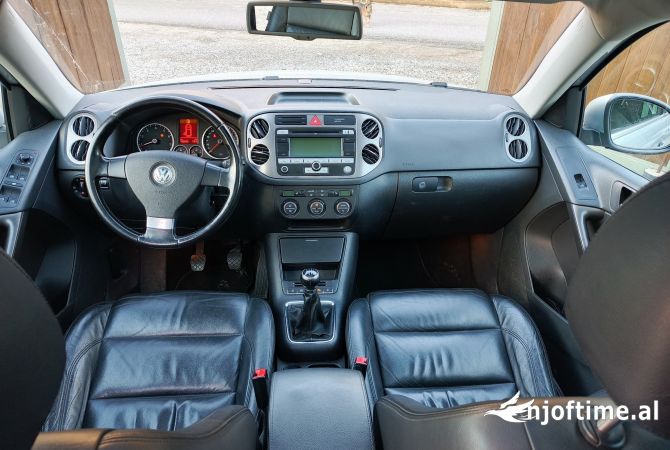 Makina ne shitje ne Tirane, Volkswagen, 2009 Benzine,Kambio Manual Pagesa 5,200  Euro.