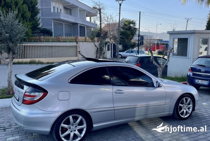 Makina ne shitje  ne Fier - 3,500 Euro