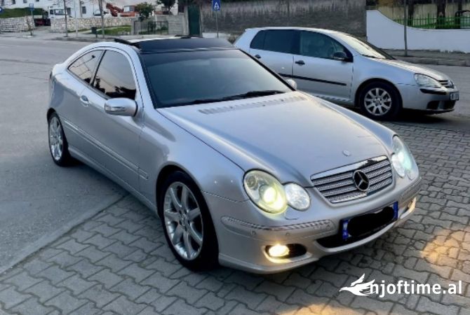 Makina ne shitje ne Tirane - 3,500 Euro