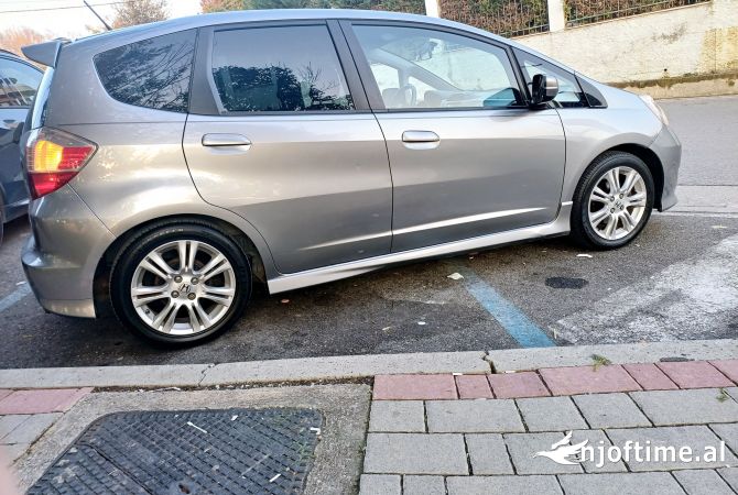 Auto in Vendita  a Tirana - 5,800 Euro