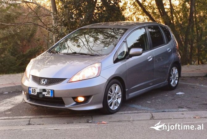 Makina ne shitje ne Tirane - 5,800 Euro