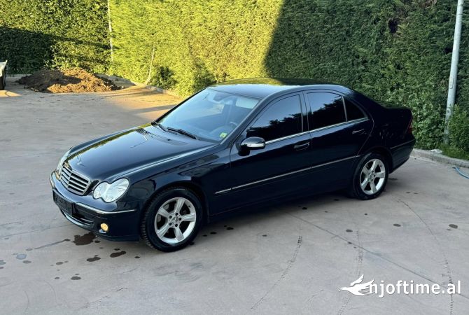 Makina ne shitje ne Tirane - 4,500 Euro