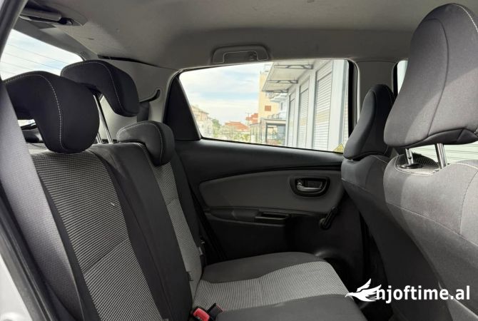 Makina ne shitje ne Tirane, Toyota, 2015 Elektrike,Kambio Automatik Pagesa 8,000  Euro.