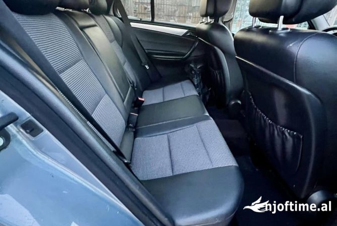 Makina ne shitje ne Tirane, Mercedes-Benz, 2005 Diesel,Kambio Automatik Pagesa 4,000  Euro.