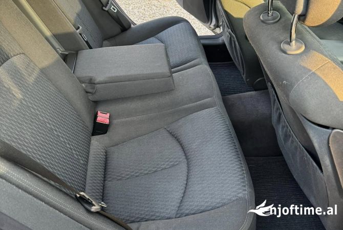 Makina ne shitje ne Tirane, Mercedes-Benz, 2004 gasoline-gas,Kambio Automatik Pagesa 4,999  Euro.