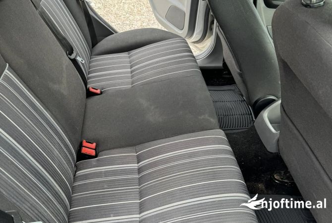 Makina ne shitje ne Tirane, Ford, 2008 Diesel,Kambio Manual Pagesa 3,800  Euro.