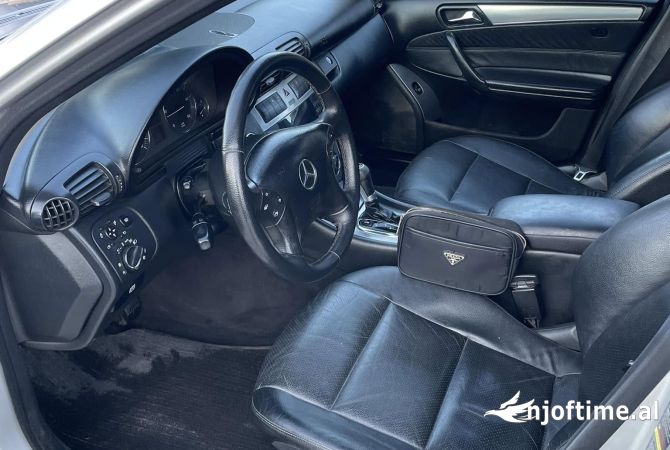 Makina ne shitje  ne Fier - 4,800 Euro