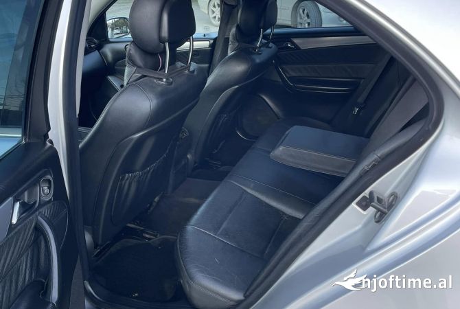 Makina ne shitje  ne Fier - 4,800 Euro