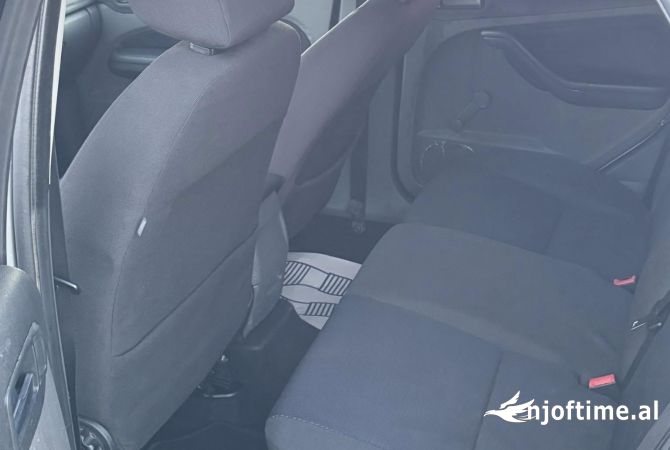 Makina ne shitje  ne Tirane - 3,000 Euro