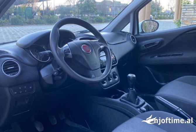 Auto in Vendita  a Tirana - 4,000 Euro