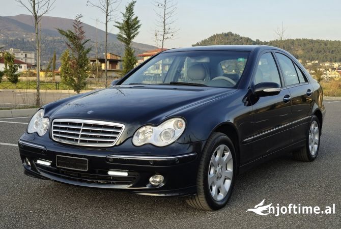 Makina ne shitje  ne Tirane - 4,200 Euro