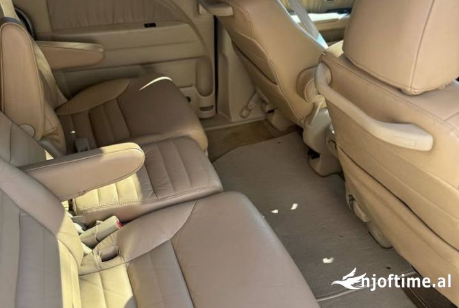 Makina ne shitje ne Tirane, Honda, 2009 gasoline-gas,Kambio Automatik Pagesa 5,900  Euro.