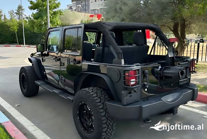 Makina ne shitje ne Tirane, Jeep, 2012 Benzine,Kambio Automatik Pagesa 13,900  Euro.