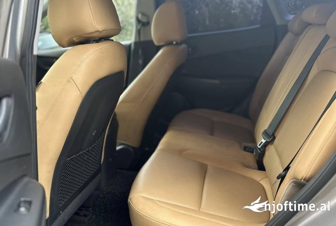 Auto in Vendita  a Tirana - 13,500 Euro