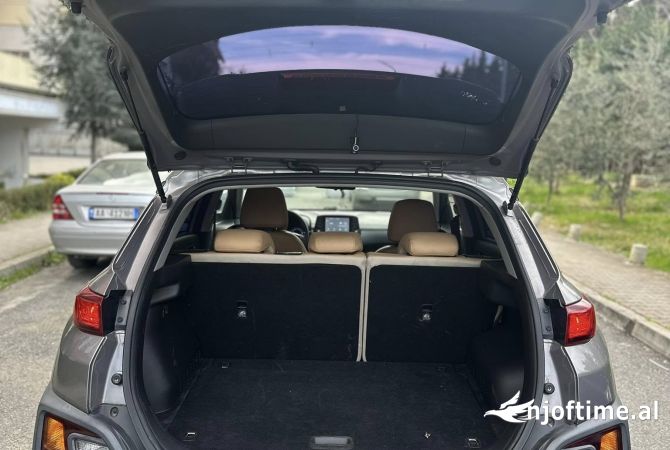 Auto in Vendita  a Tirana - 13,500 Euro