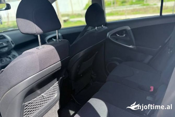 Makina ne shitje  ne Tirane - 4,999 Euro