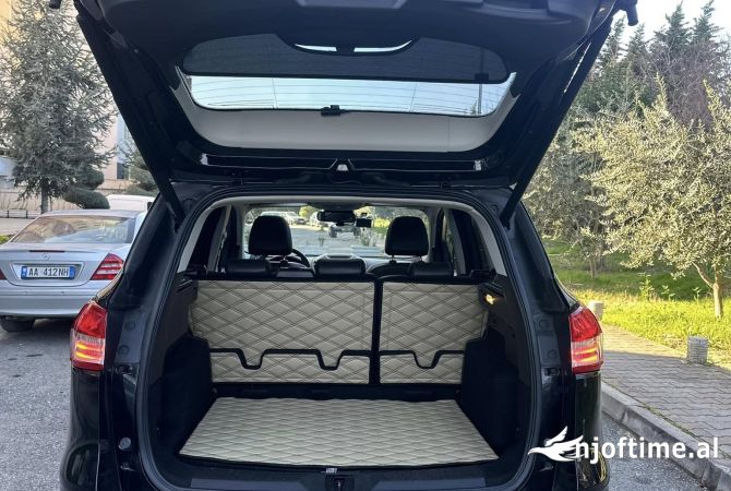 Auto in Vendita  a Tirana - 13,500 Euro