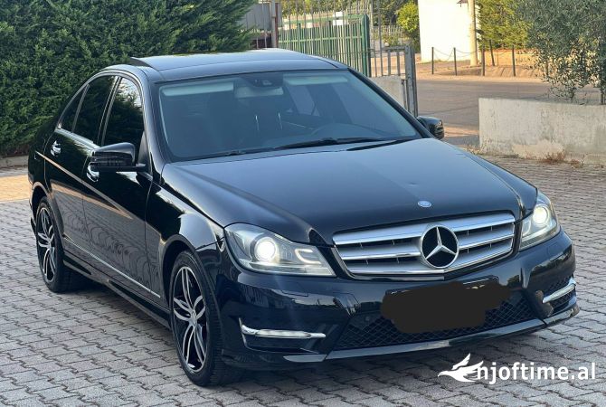 Auto in Vendita  a Tirana - 10,500 Euro