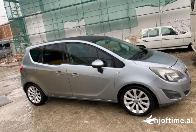 Makina ne shitje ne Tirane - 5,400 Euro