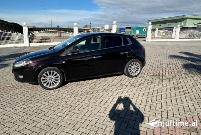 Auto in Vendita  a Tirana - 3,700 Euro