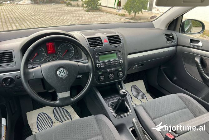 Makina ne shitje  ne Tirane - 3,900 Euro