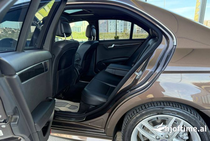 Auto in Vendita  a Tirana - 7,300 Euro