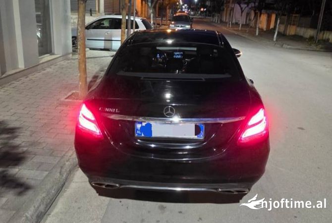 Auto in Vendita  a Tirana - 17,000 Euro
