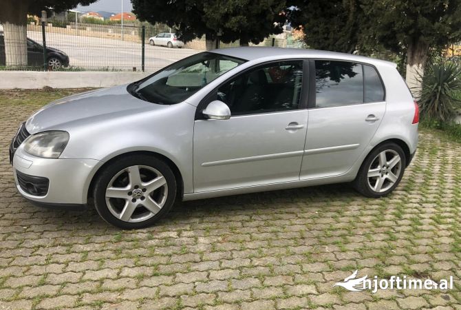 Makina ne shitje ne Tirane - 4,900 Euro