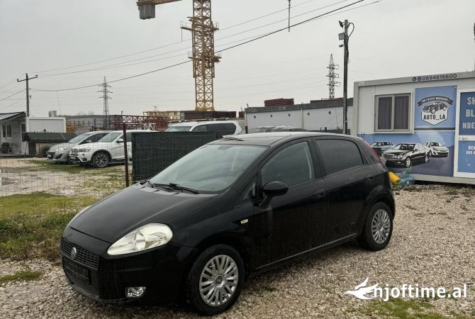 Auto in Vendita  a Tirana - 3,200 Euro