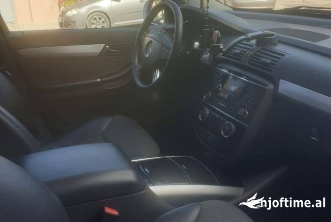 Auto in Vendita  a Tirana - 5,500 Euro