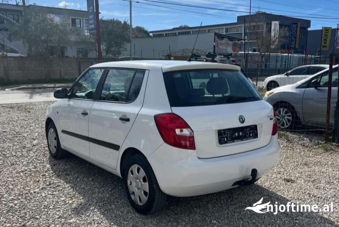 Auto in Vendita  a Tirana - 3,200 Euro