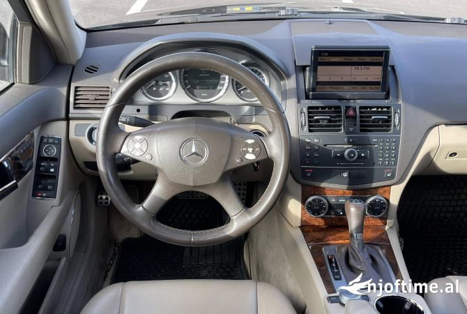 Makina ne shitje ne Tirane, Mercedes-Benz, 2010 Diesel,Kambio Automatik Pagesa 6,299  Euro.