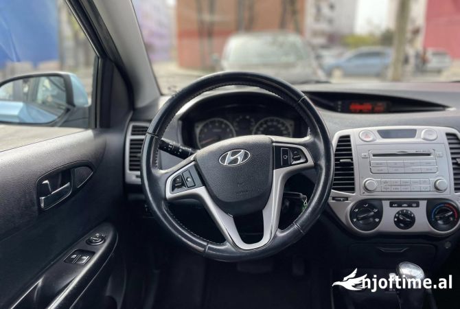 Makina ne shitje ne Tirane, Hyundai, 2010 Benzine,Kambio Automatik Pagesa 4,500  Euro.