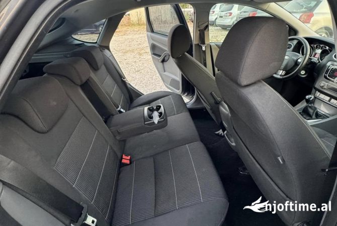 Makina ne shitje  ne Tirane - 3,200 Euro