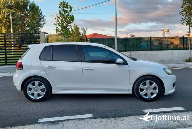 Makina ne shitje ne Tirane, Volkswagen, 2011 Diesel,Kambio Manual Pagesa 5,800  Euro.