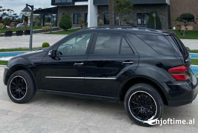 Makina ne shitje ne Tirane, Mercedes-Benz, 2007 Diesel,Kambio Automatik Pagesa 5,000  Euro.