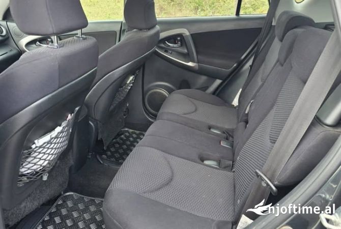 Makina ne shitje ne Tirane, Toyota, 2009 Diesel,Kambio Manual Pagesa 5,999  Euro.