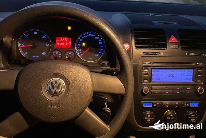 Makina ne shitje  ne Tirane - 3,000 Euro