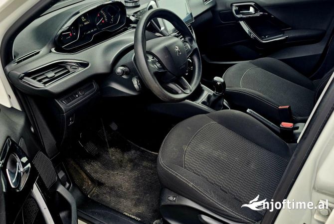 Auto in Vendita  a Tirana - 6,000 Euro